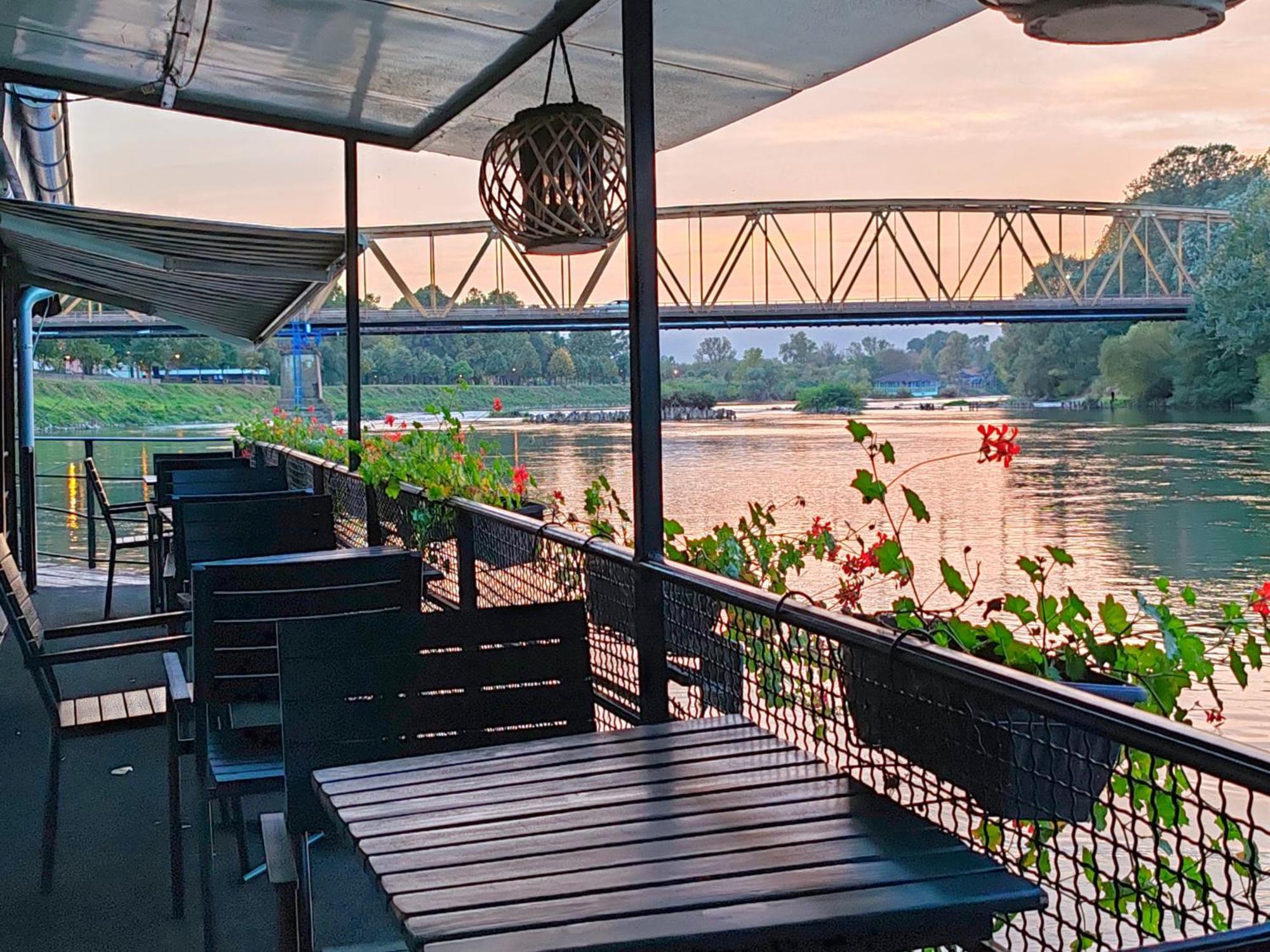 Cruiser Restoran Ćuprija Buitenkant foto